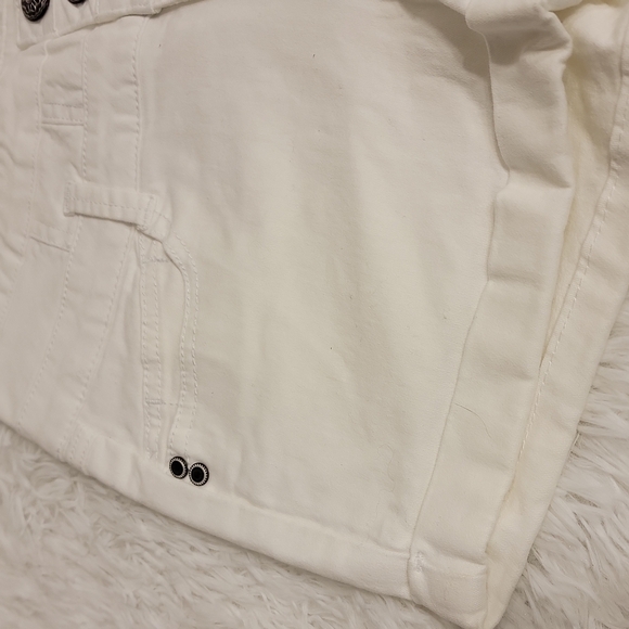Rue 21 High Waisted White Cuffed Shorts Size 3/4 Excellent Condition - Picture 4 of 12